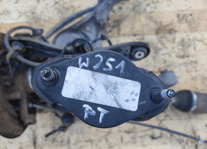 MERCEDES W251 ZWROTNICA AMOR PIASTA PÓŁOŚ TARCZA ZACISK PRAWY LEWY TYŁ ORYG 16