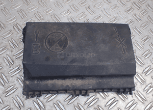 POKRYWKA OBUDOWA BEZPIECZNIKÓW OPEL ZAFIRA C RADOM 1