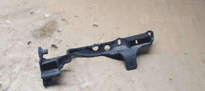 Mocowanie błotnika uchwyt lewy przód VW Touareg 7L 7L0805733 4