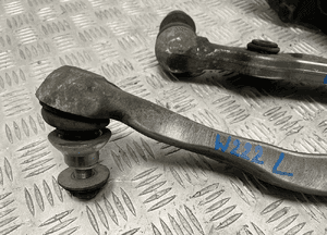 ZWROTNICA WAHACZ LEWY PRZOD MERCEDES W222 ORG FV 2