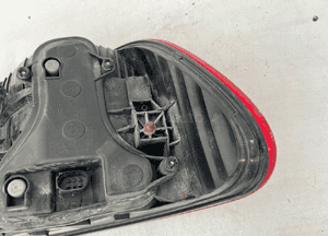 Lampa lewa tył Porsche Cayenne I 7L5945095A 7