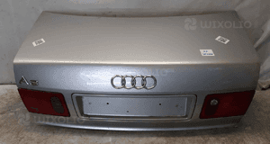 Klapa tył bagaznika sedan audi A8 D2 LY7W srebrny lampy 1