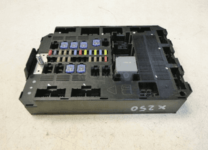 JAGUAR XF X250 SKRZYNKA BEZPIECZNIKÓW MODUŁ BSI 2