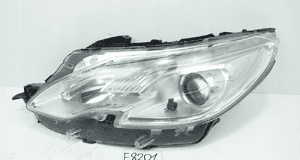 Peugeot 2008 2013- lampa lewy przód lewa przednia 9677810180 1