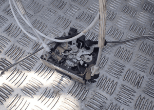 Zamek drzwi lewy przód audi A4 B5 8D1837015F radom 1
