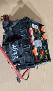 SKRZYNKA BEZPIECZNIKÓW VW PASSAT B7 2.0 TDI 3C0937125 3