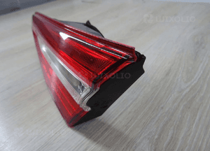 TOYOTA CAMRY IX SEDAN LAMPA TYLNA prawa LED 2018 33-240 10