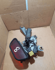 SILNICZEK WYCIERACZKI KLAPY TYŁ MERCEDES ML W163 4