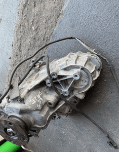Infiniti G35 G37s  G 35 37 reduktor skrzyni biegow AWD 4x4 3