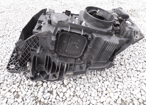 Lampa przednia prawa renault truck gama t 8907601 europa 4