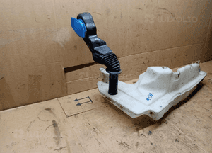 Zbiorniczek spryskiwaczy pompka Audi A6 C6 4F0955452B 4F0955451P 4F0955453 2