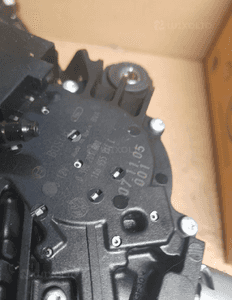 SILNICZEK WYCIERACZKI TYŁ GOLF V HB 0390201800 3