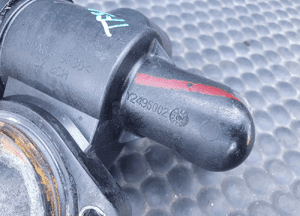 Obudowa Termostat Y2495002 06D121133C Krociec Czujnik Przewod Waz 2.0 TFSI Audi A4 B7 A6 C6 11