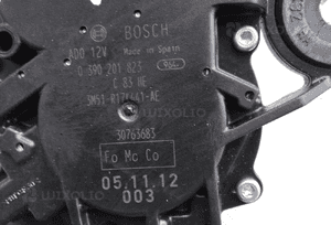 Ford Focus MK2 kombi silniczek wycieraczki tyl 6