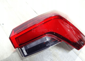 Lampa tył tylna lewa toyota corolla xii E21 kombi 3