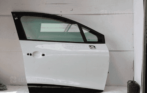 Drzwi prawe przednie RENAULT CLIO IV 2012-2020 1