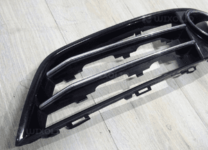 AUDI A8 D4 4H 2011-14 kratka zderzaka przód lewa 4H0807679J 2