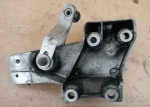 Łapa mocowanie skrzyni biegów automat VW Passat B5 8D0399108E 3