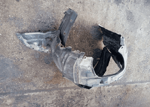 Mazda 5 v nadkole przod przednie   lewe 1