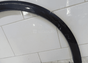 Listwa błotnika prawy przód audi Q2 81A 81A853718A 2