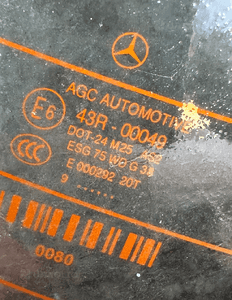 MERCEDES E 207 szyba tylna ciemna 3