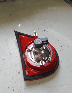 VW Golf V 5 HB 1k 1k6 lampa prawy tył prawa tylna w klapę 2