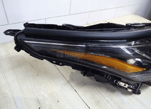 Lampa prawy przód toyota highlander 10000-8a06k 4