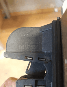 Zamek klapy tył vw golf v  nr 1K6827505C 4