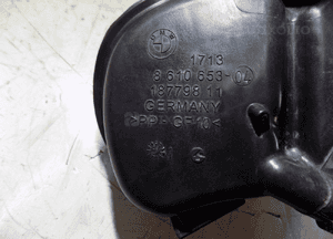BMW 3 G20 G21 330e ZBIORNICZEK WYRÓWNAWCZAY PŁYNU 8610653 5