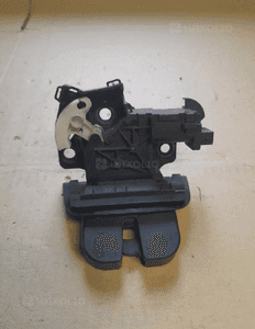 Zamek klapy tył audi A3 8P A4 nr 8P4827505C 5
