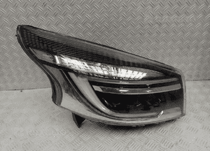 Lampa prawy przód lewy przód renault traffic full  led uszkodzona 14