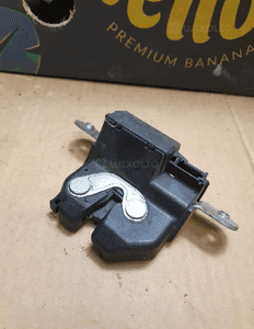 ZAMEK KLAPY BAGAŻNIKA FIAT GRANDE PUNTO Opel Corsa d 55701971 1