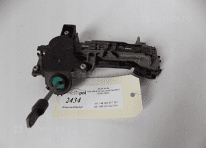 Audi A4 B6 mocowanie klamki przód l 3
