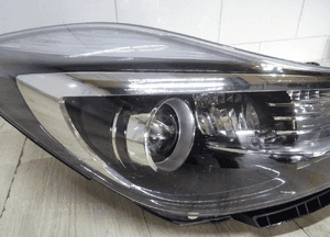 Hyundai IX20 lampa prawa przód przednia soczewka 3