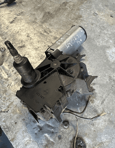 MERCEDES VITO VIANO 639 silnik wycieraczki mechanizm  tylnej  klapy ramie 2