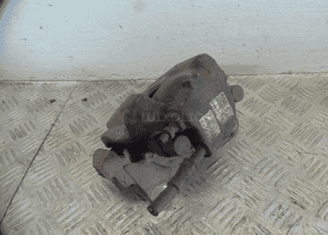 Audi A5 8T 1.8T  zaciski prawy porzód 3