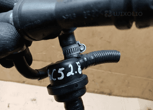 Przewody podciśnienia zaworek Audi A6 C5 2.8 078133783M 058133753B 10