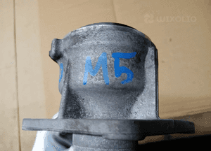 Łapa podpora półosi BMW M5 G30 F90 4.4 V8 8699442 7