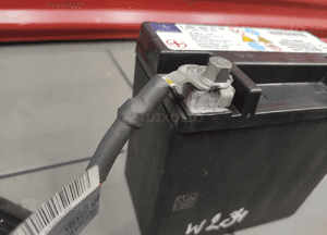 MERCEDES C-KLASA W204 LIFT AKUMULATOR DODATKOWY 12V 12Ah MODUŁ UCHWYT ORYG 8