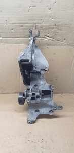 Łapa mocowanie alternatora VW Passat B6 2.0 TDI 03L903143D 1