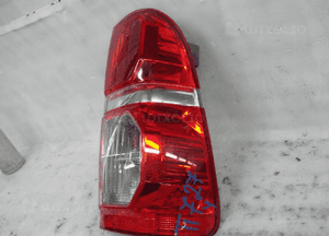 Toyota hilux vii 7 oryginalna  idealna lampa tylna prawa 2