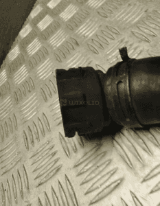 BMW F20 F22 F30 F32 Wąż pom. chłodnicą a silnikiem 8633482 5