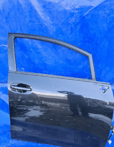 Toyota Verso 09-18 drzwi prawe przód 209 1