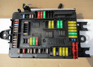 SKRZYNKA BEZPIECZNIKÓW MODUŁ BMW F20 F30 9389070 2