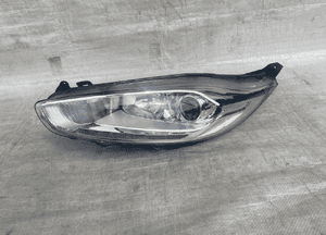 Ford fiesta MK7 lift lampa lewa 12- 1