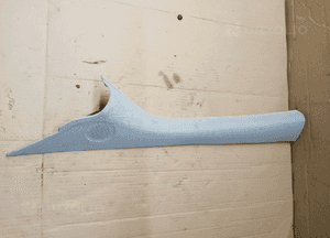 Osłona poszycie słupka lewy przód Mercedes W169 A1696901725 1