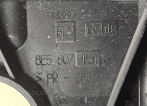 Audi A4 B7 sedan ślizg mocowanie zderzaka tył prawe lewe 3