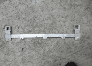 Bmw X1 F48 dolna belka przednia 2