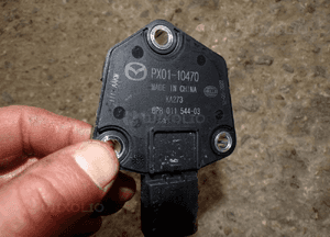 Czujnik poziomu oleju mazda 3 CX-30 2.0 16V skyactiv-x PX01-10470 2