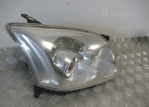 Lampa przednia przód prawa toyota avensis ii T25 soczewka 2003-2006 3